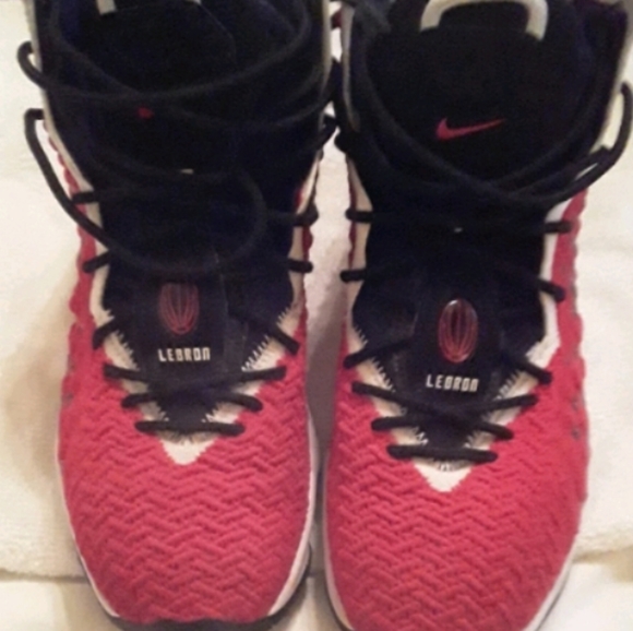 Sneakers - Picture 1 of 6